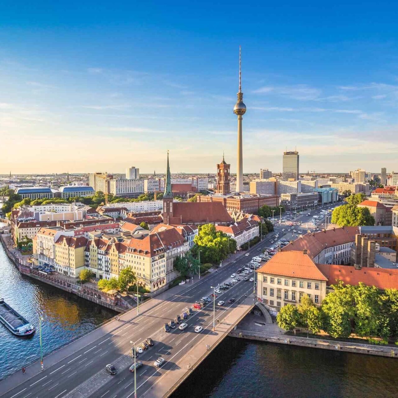 https://atlasfamilyadventure.com/wp-content/uploads/2018/09/destination-berlin-05-1280x1280.jpg